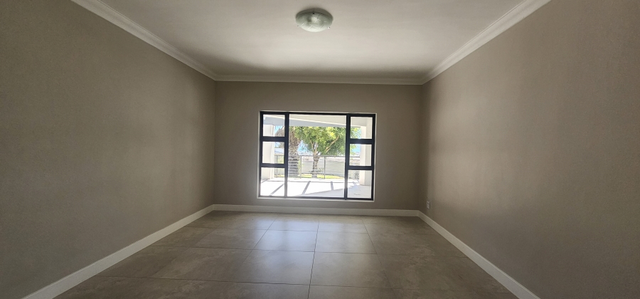 5 Bedroom Property for Sale in Myburgh Park Western Cape